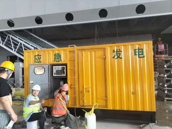金秀怎样判断空气滤清器是否需要更换？